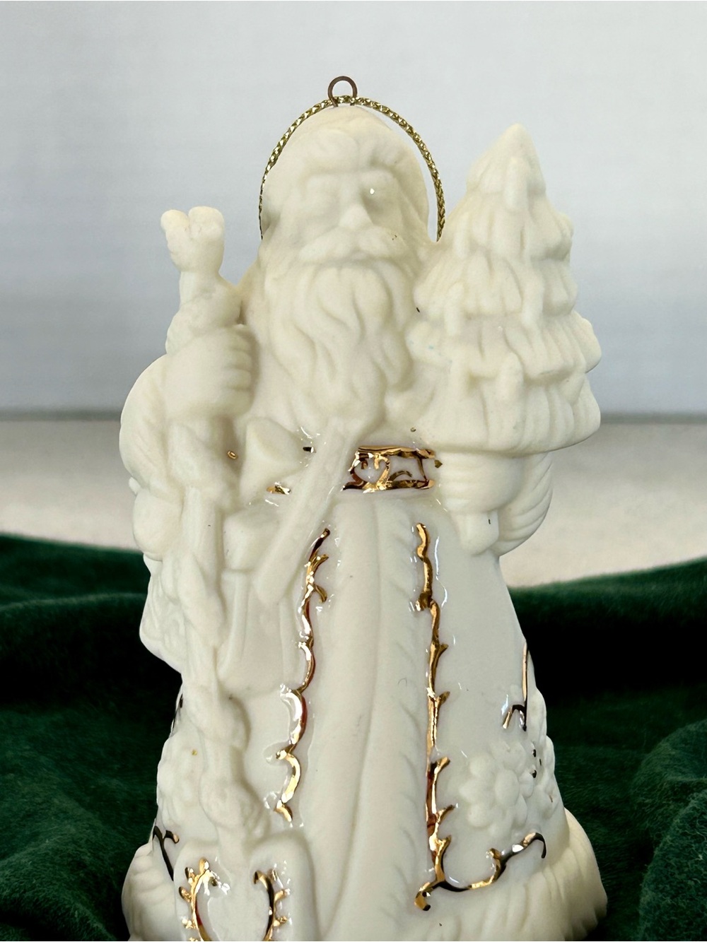 Vintage Avon Fine Collectibles Ceramic Santa Figurine Ornament